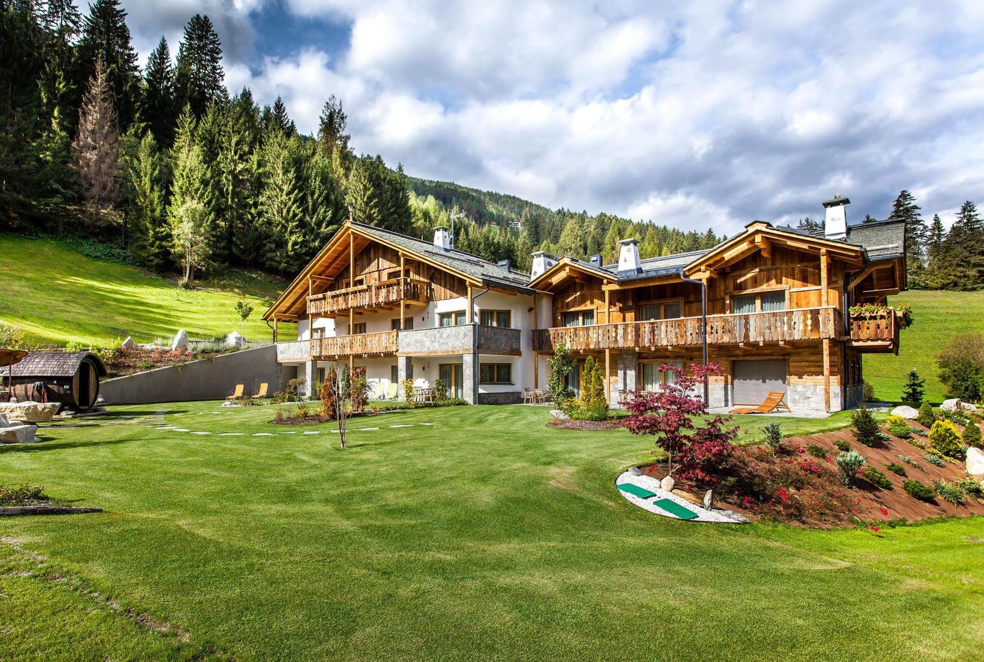 Alpine Mountain Chalet Сан-Виджилио-ди-Мареббе Экстерьер фото